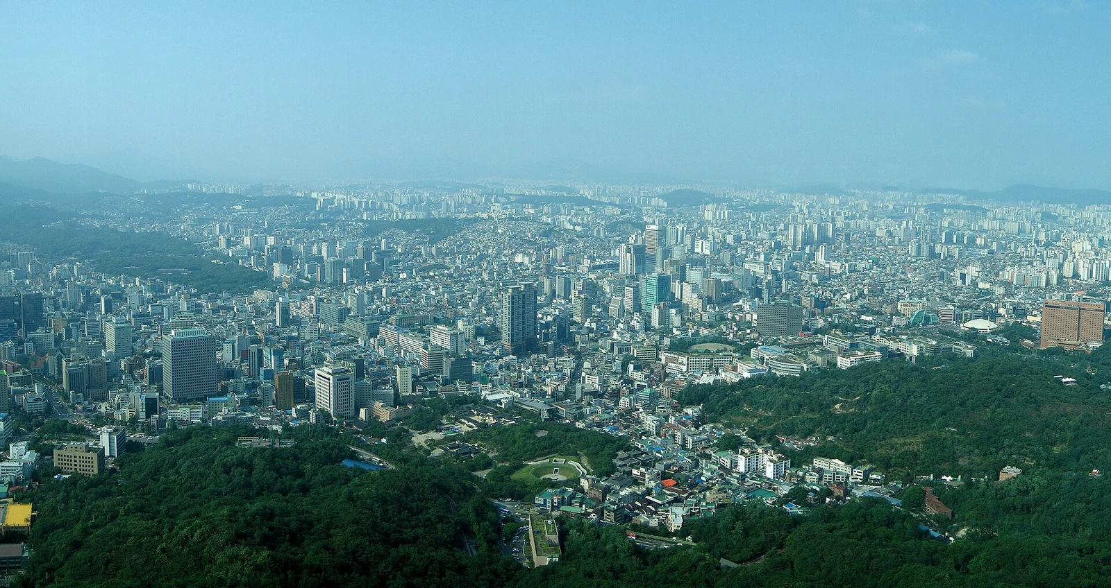 서울 도심 전경 · Seoul city panorama